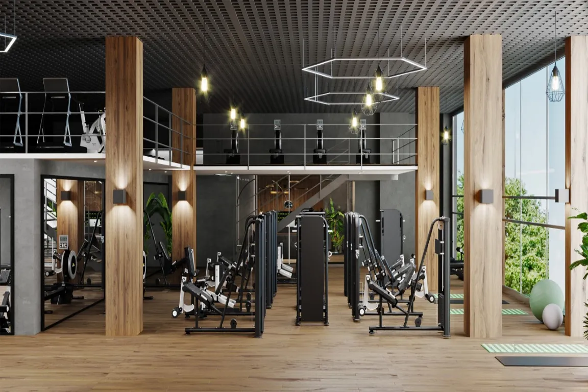 Trainingsfläche eines Fitnessstudios mit Geräten